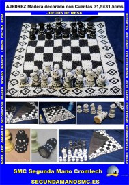 AJEDREZ-MADERA-DECORADO-CON-CUENTAS