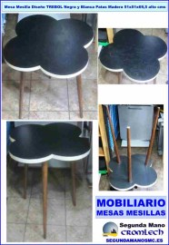 MESA-MESILLA-DISENO-TREBOL-NEGRA-Y-BLANCA-PATAS-MADERA